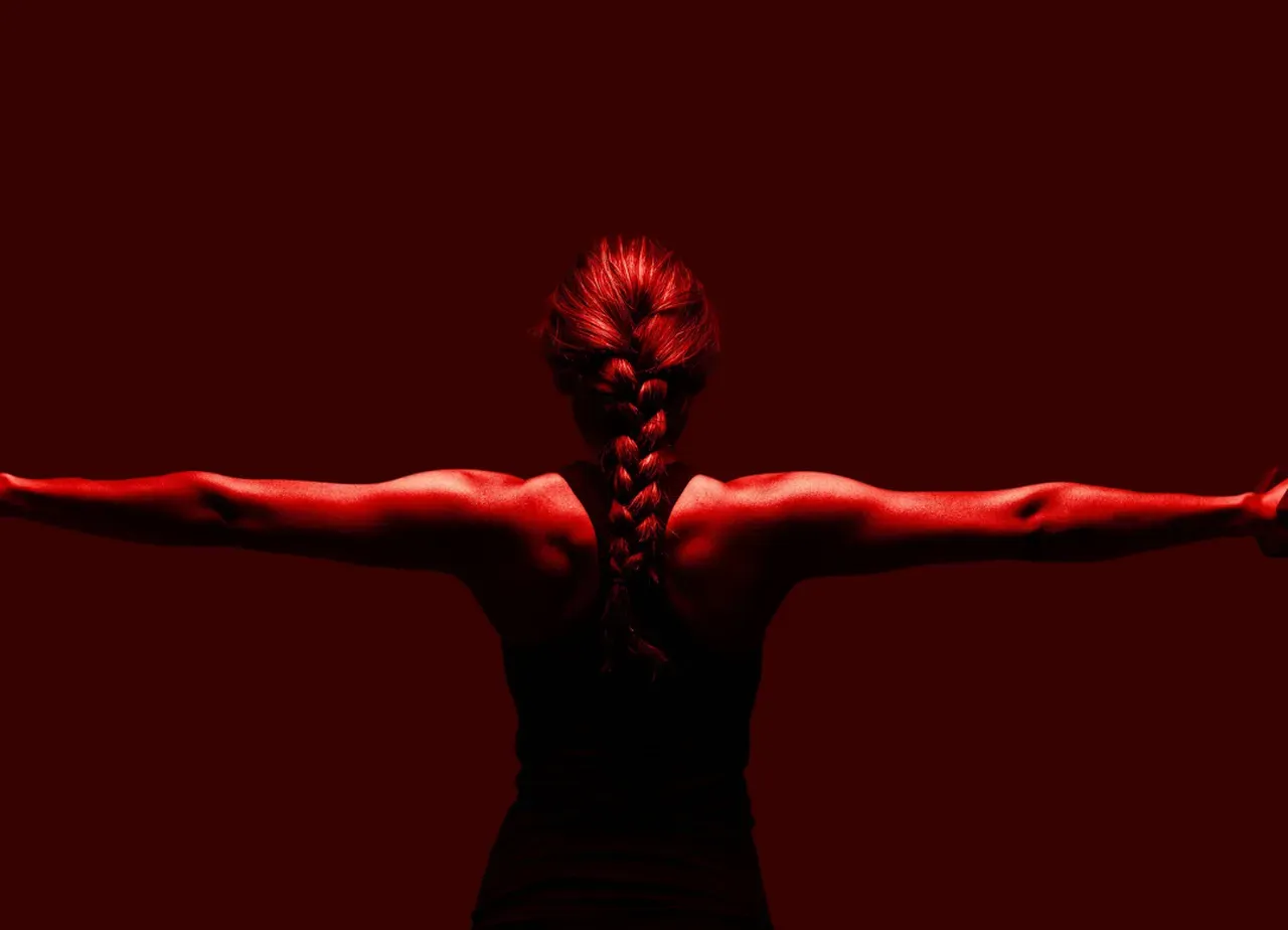 How Red Light Therapy Supports Cellular Healing and Skin Recovery